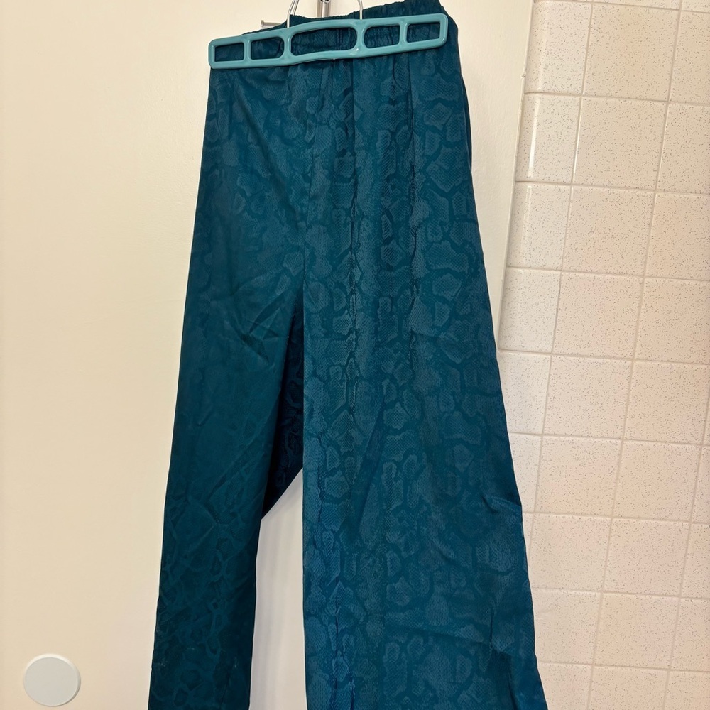 Savage X Fenty Womens Snakeskin Pajama Pants Size XS Lounge Statement Green Blue